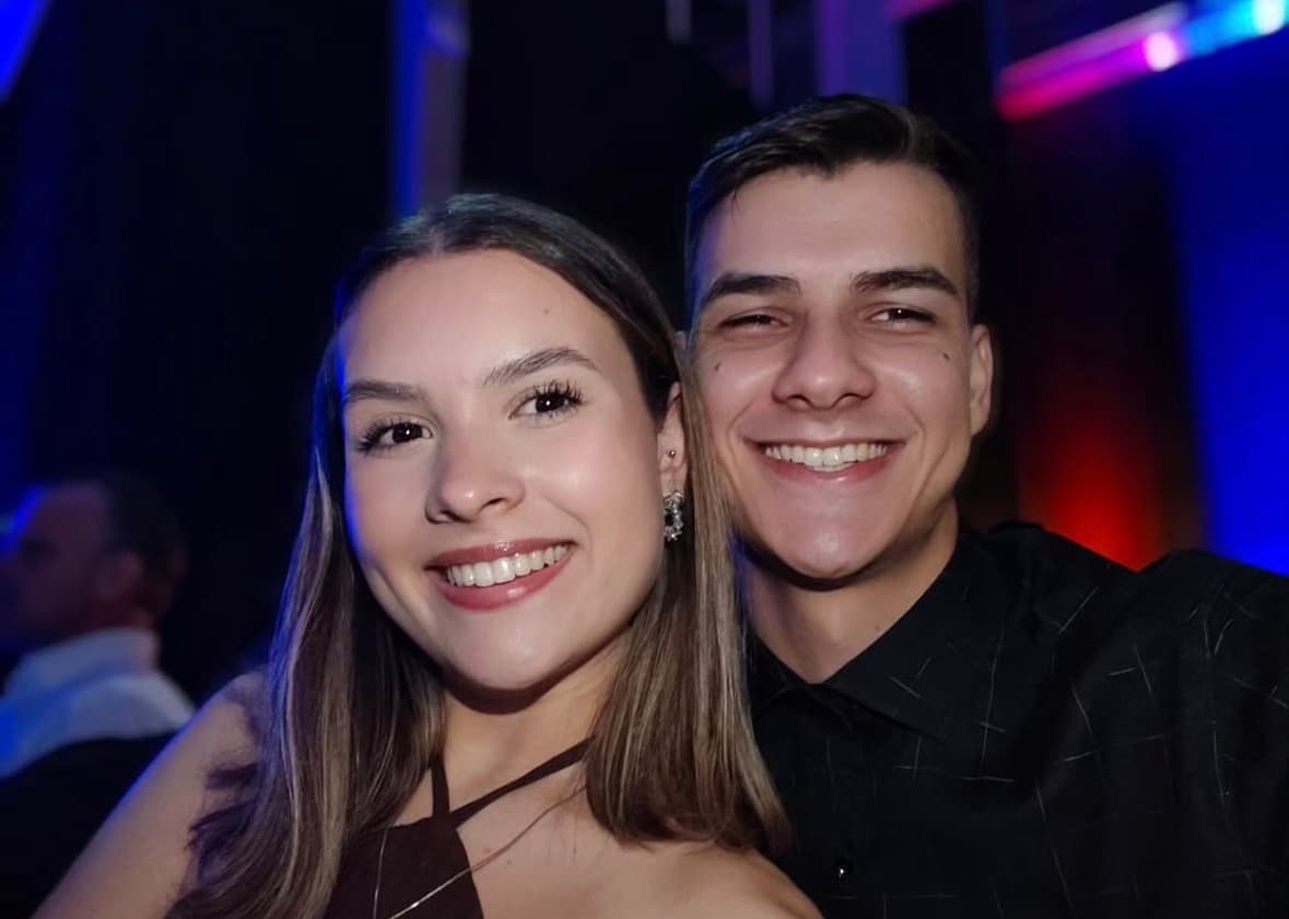Jovens noivos morrem em capotamento de automóvel