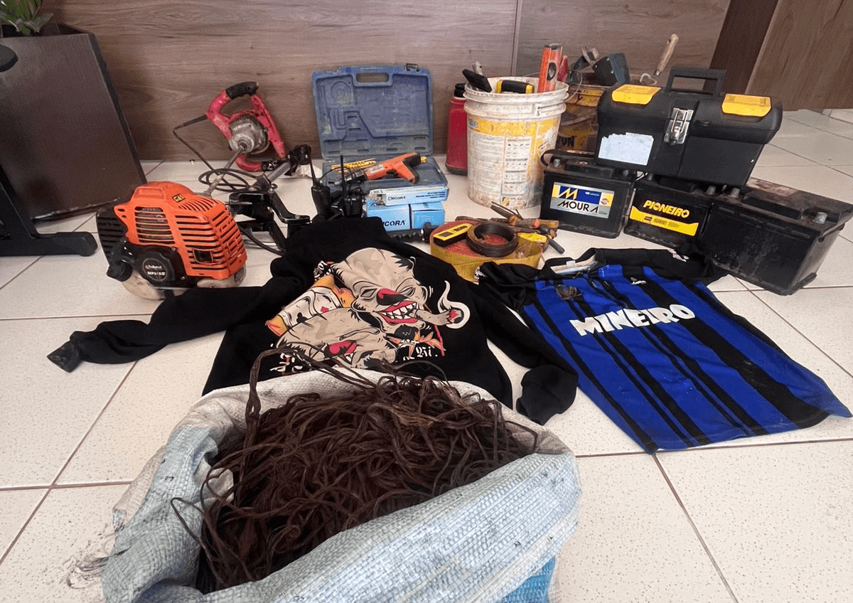 Suspeitos de furtos são detidos pela PM