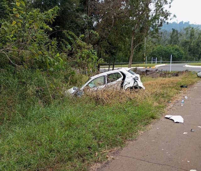Duas pessoas ficam feridas na BR-158