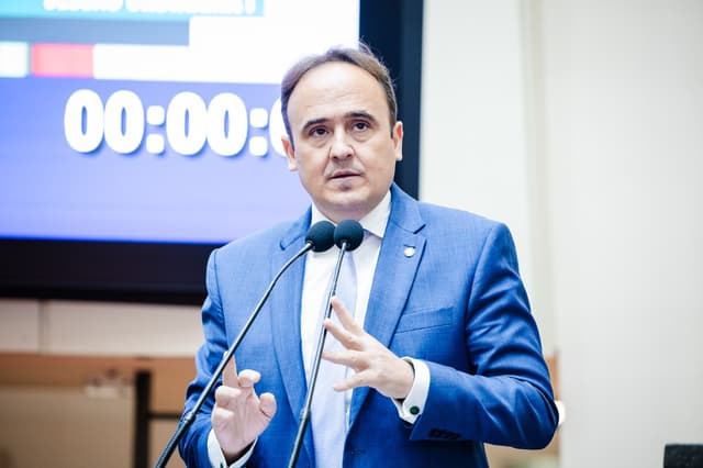 Deputado Carlos Humberto lança ferramenta para ampliar transparência sobre emendas parlamentares