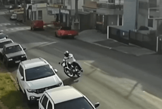 Motociclista perde controle ao empinar moto em Francisco Beltrão