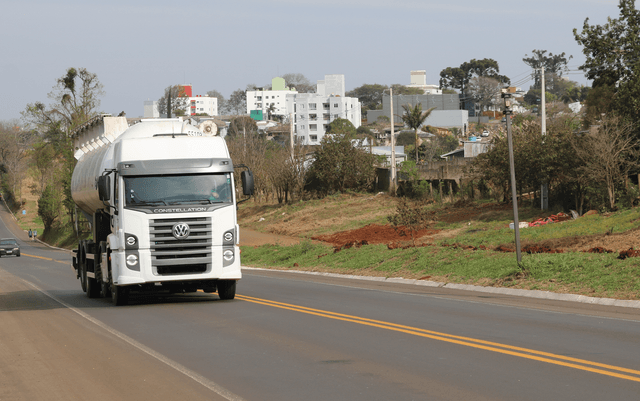 Caminhoneiros ameaçam greve nacional
