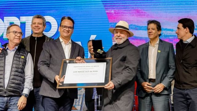 Presidente Lula cumpre agenda em Santa Catarina com foco na indústria naval