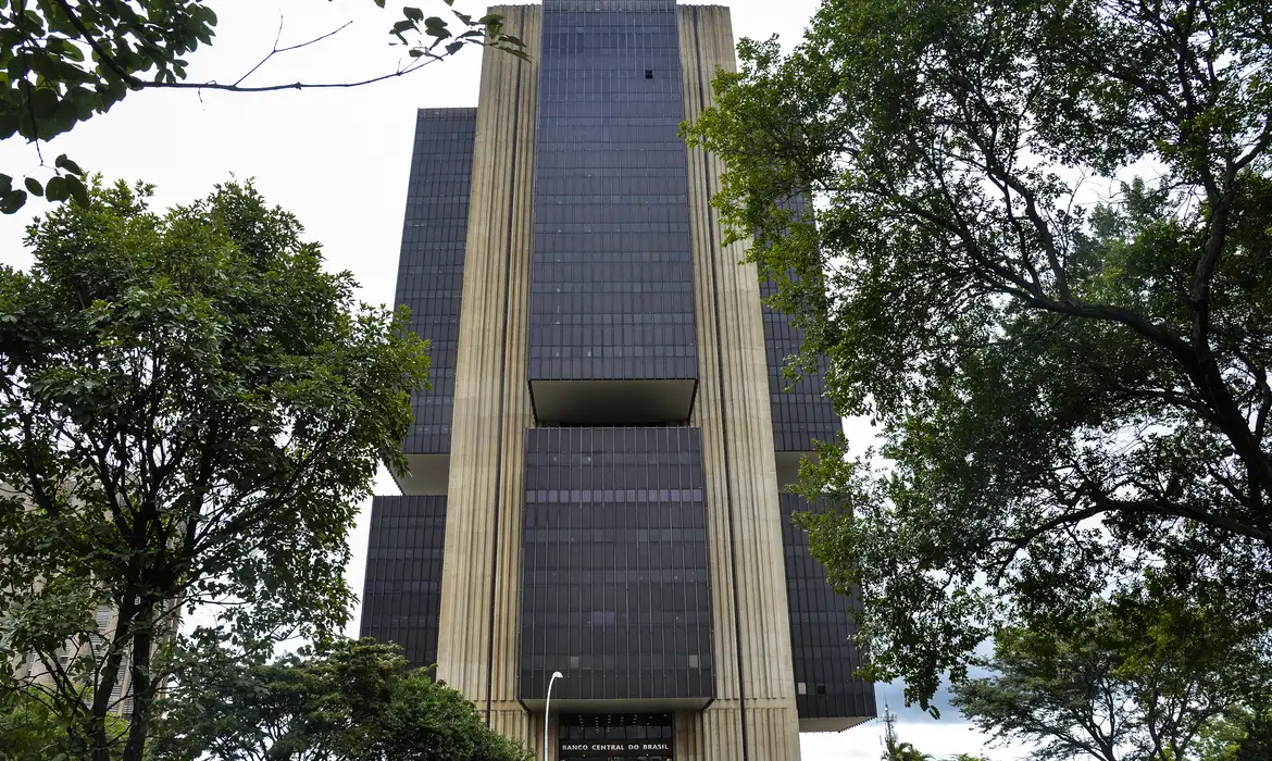 Copom reduz Selic para 14,5% e mantém cautela diante de impactos da guerra no Oriente Médio