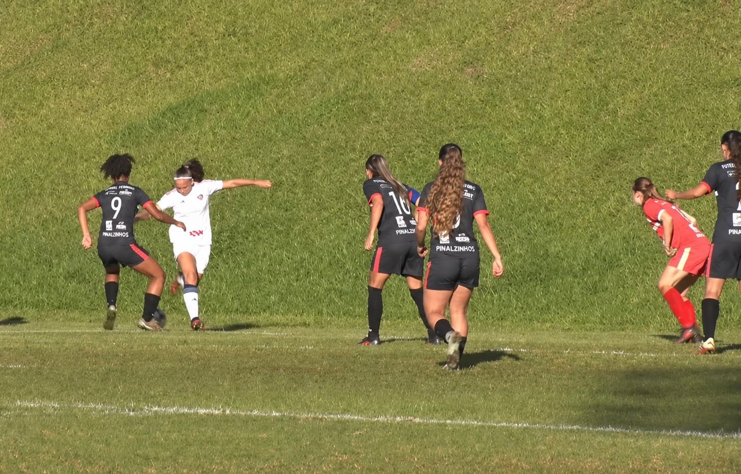 Pinhalzinho perde para o Inter no Brasileiro Feminino