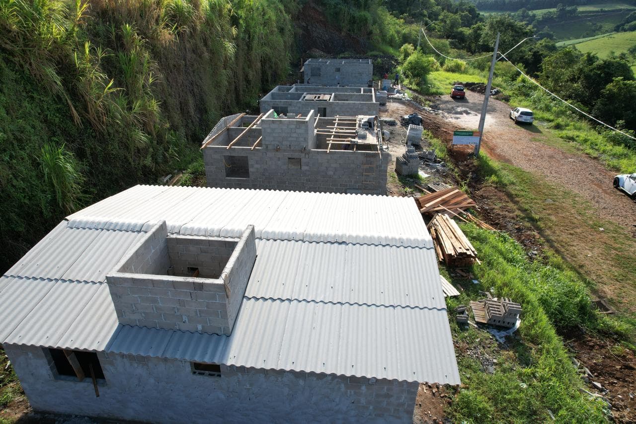 Primeiras casas do programa Casa Catarina entram em fase de alvenaria em Nova Erechim