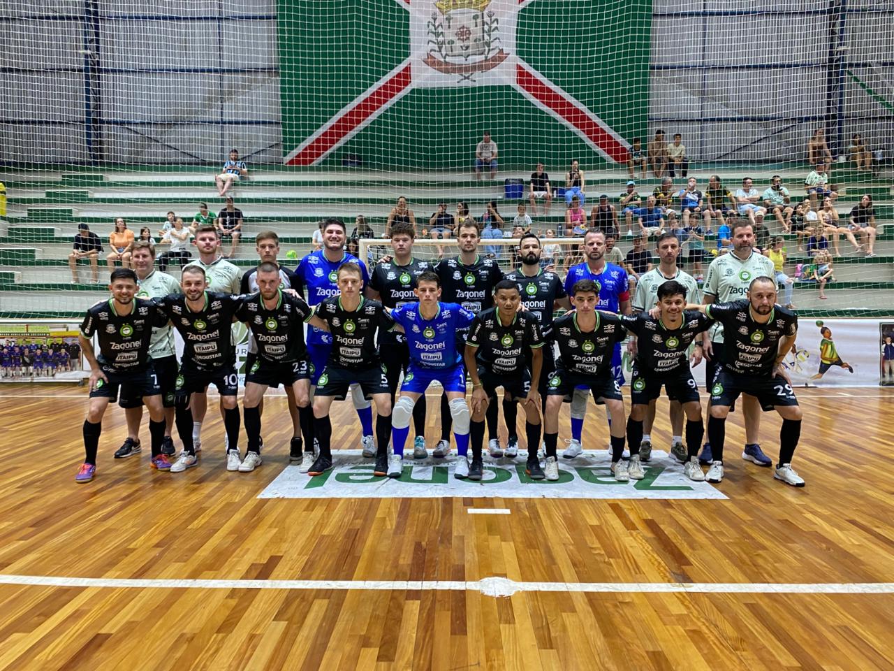 Pinhalense Futsal Zagonel reage duas vezes, segura pressão e garante empate em jogo intenso