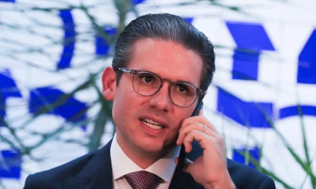 Fim da escala 6x1 avança na Câmara e PEC começa a tramitar na CCJ