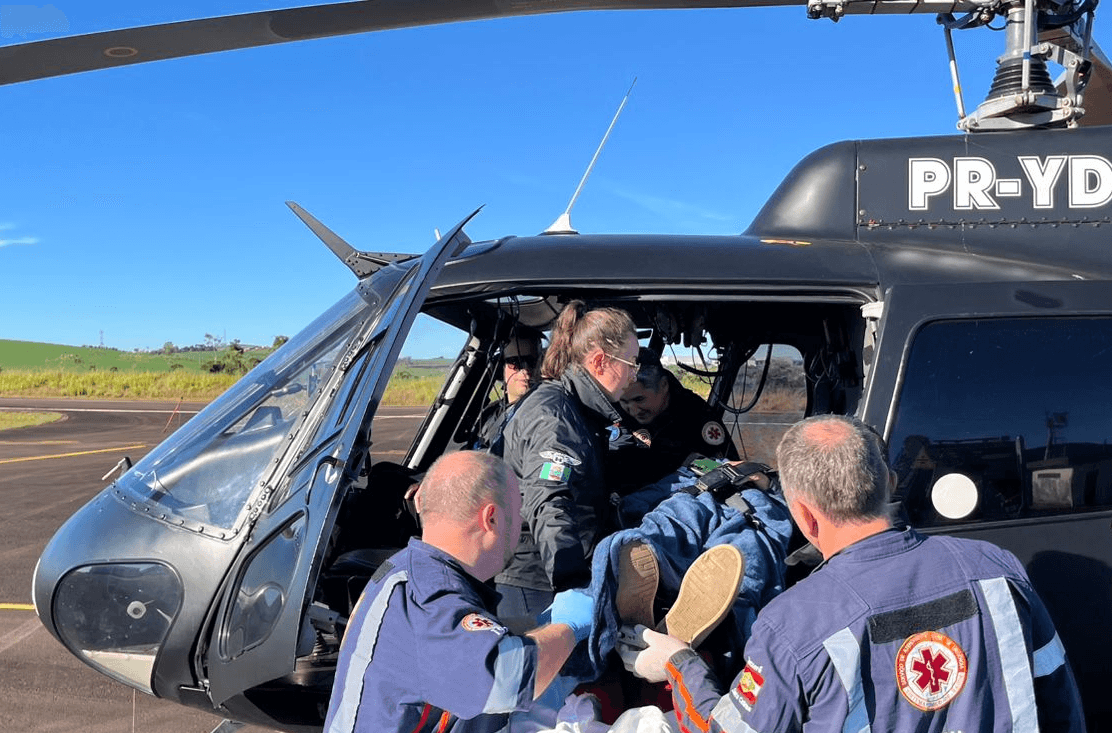 Helicóptero faz sequência de resgates no Oeste