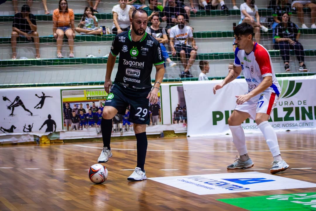 Liderança em jogo: Pinhalense Futsal Zagonel vai a Itajaí para confronto direto com o Marcílio Dias