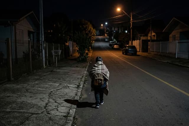 Menino é encontrado sozinho depois de percorrer 4 km à procura do pai